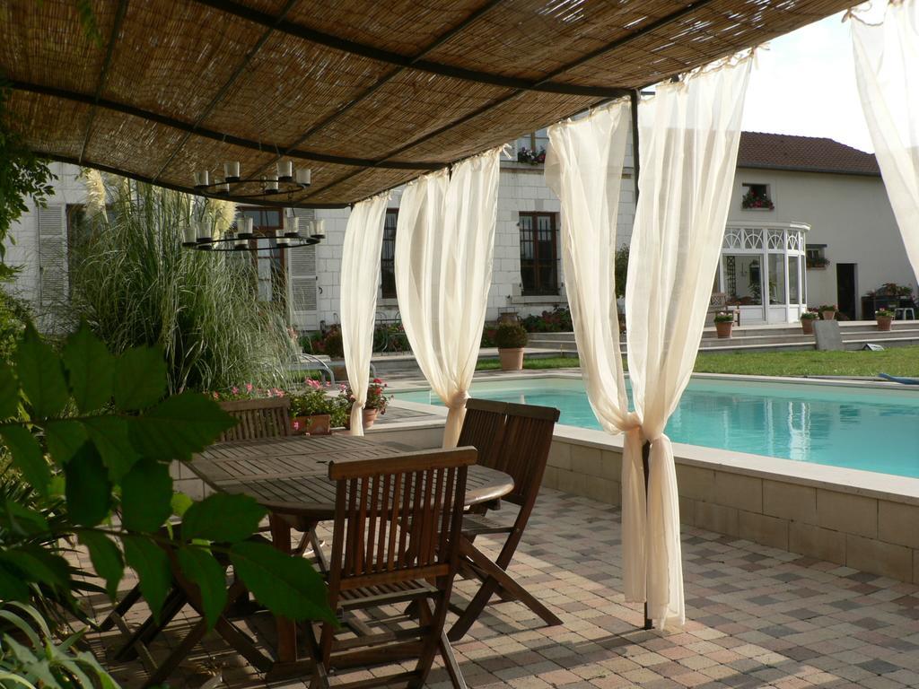 Hôtel Entre Cour Et Jardin à Châlons-en-Champagne Extérieur photo