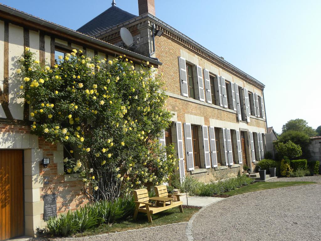 Hôtel Entre Cour Et Jardin à Châlons-en-Champagne Extérieur photo